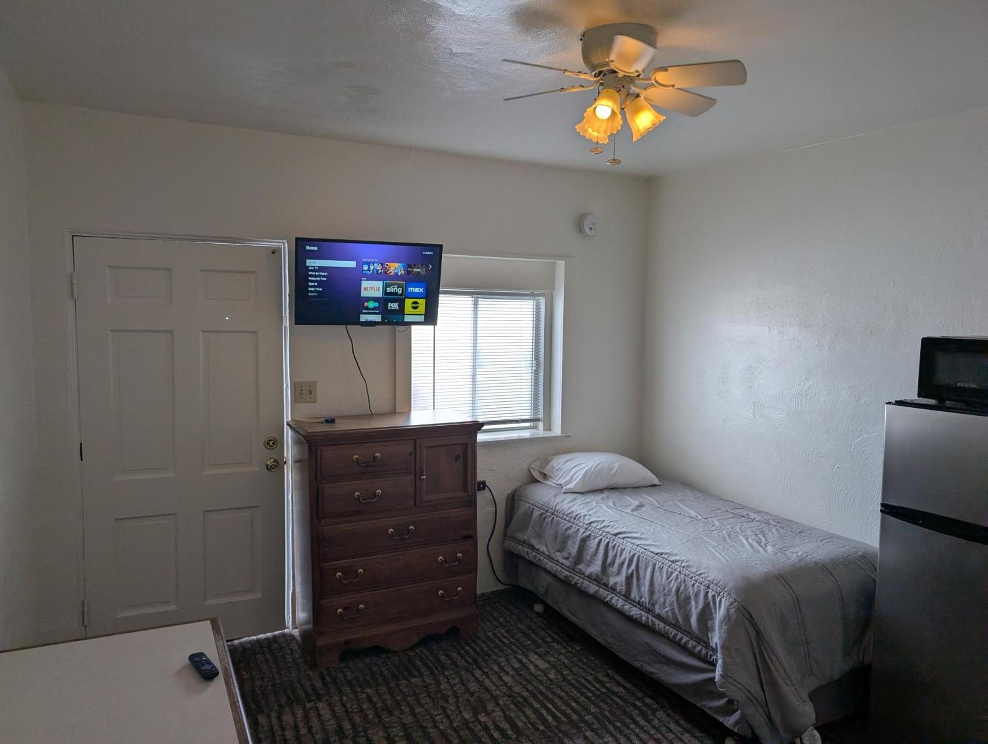 Terry Point Motel Richfield Экстерьер фото