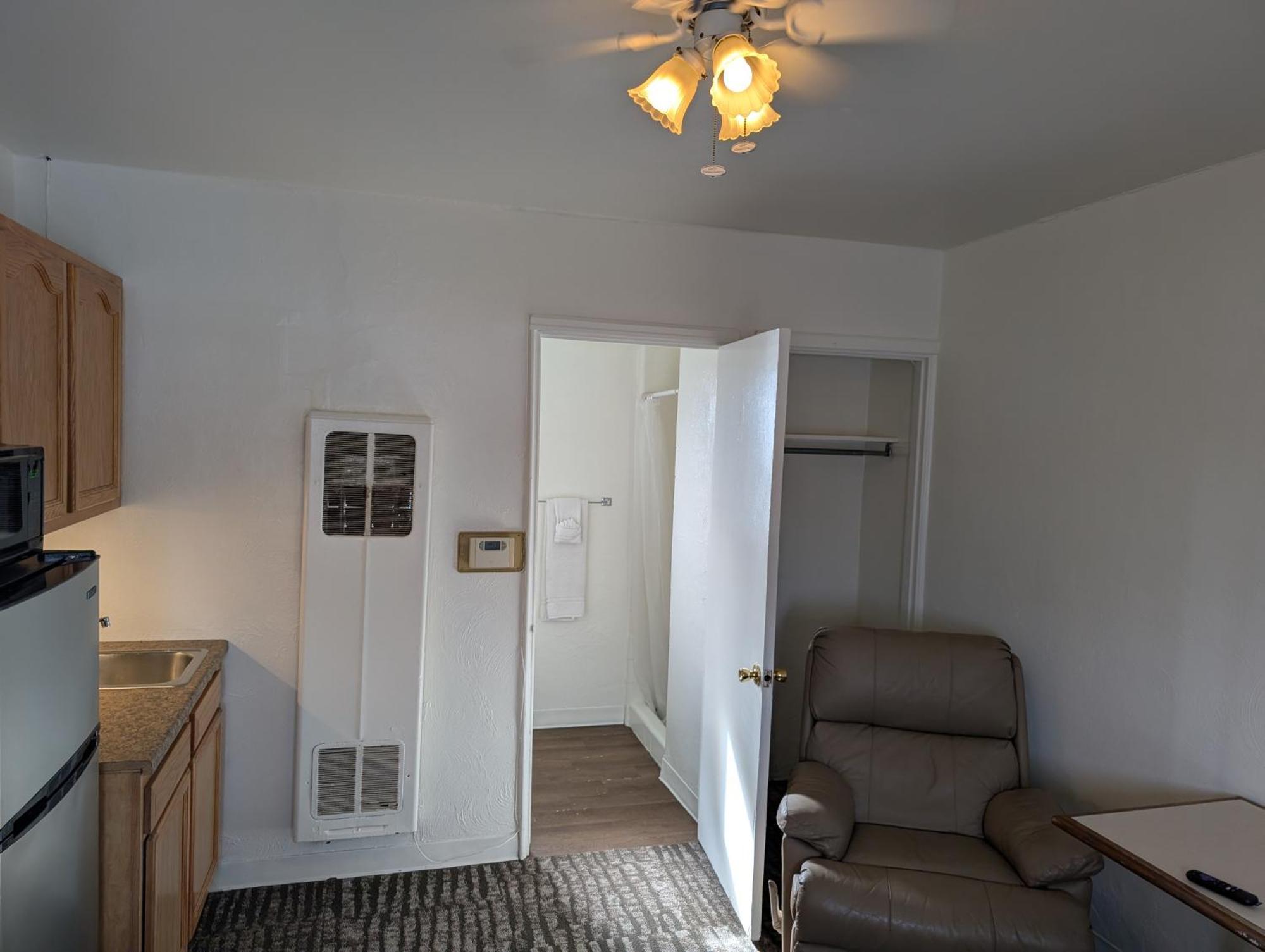 Terry Point Motel Richfield Экстерьер фото